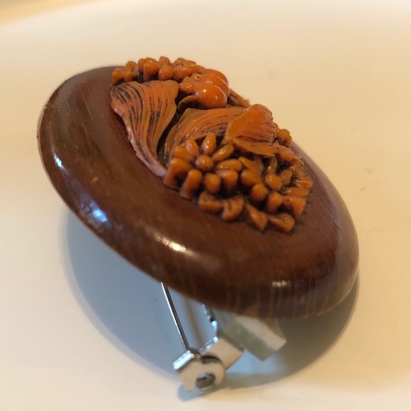 Art Deco Bouquet Thermoset Celluloid Carved Wood Oval Hand Made Brooch Pin - Picture 9 of 9